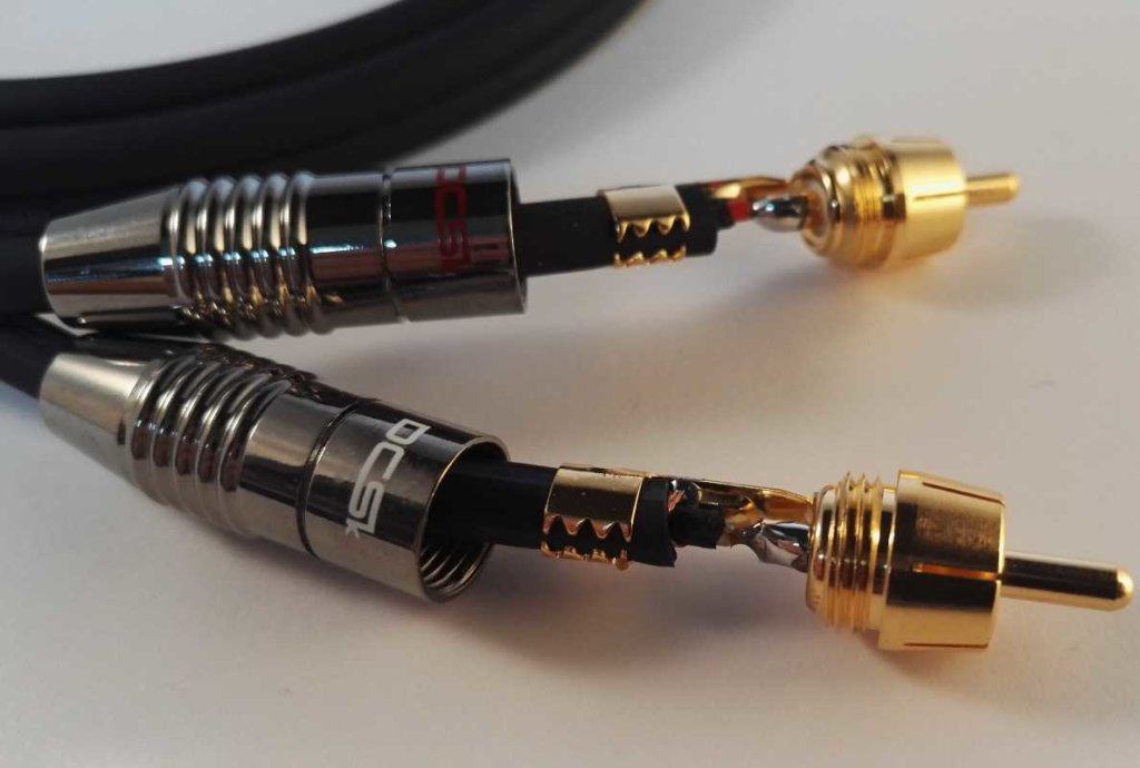 DCSk-Stereo-NF-Audio-MK-II-abgeschraubte-Stecker